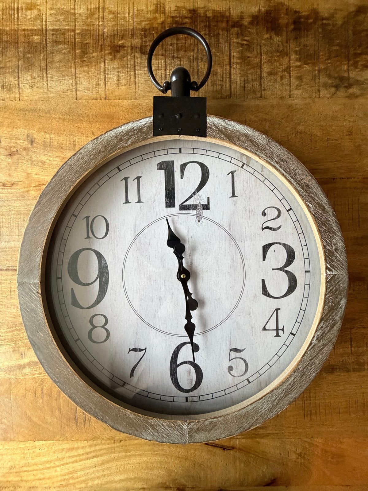 Grote ronde wandklok met houten frame, Bruin, Analoog, Werkt op batterijen, Ophalen of Verzenden