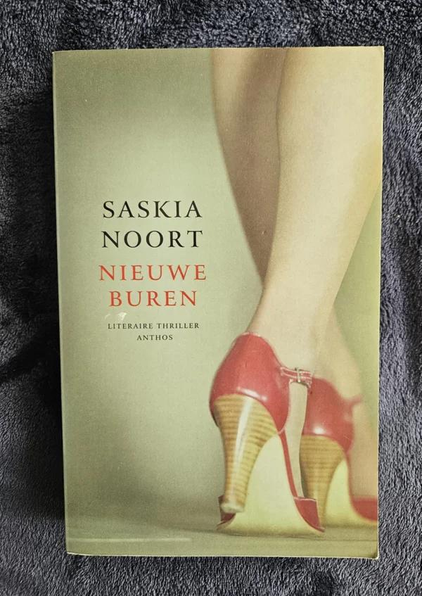 Saskia Noort - Nieuwe buren, Boeken, Thrillers, Gelezen, Nederland, Ophalen of Verzenden