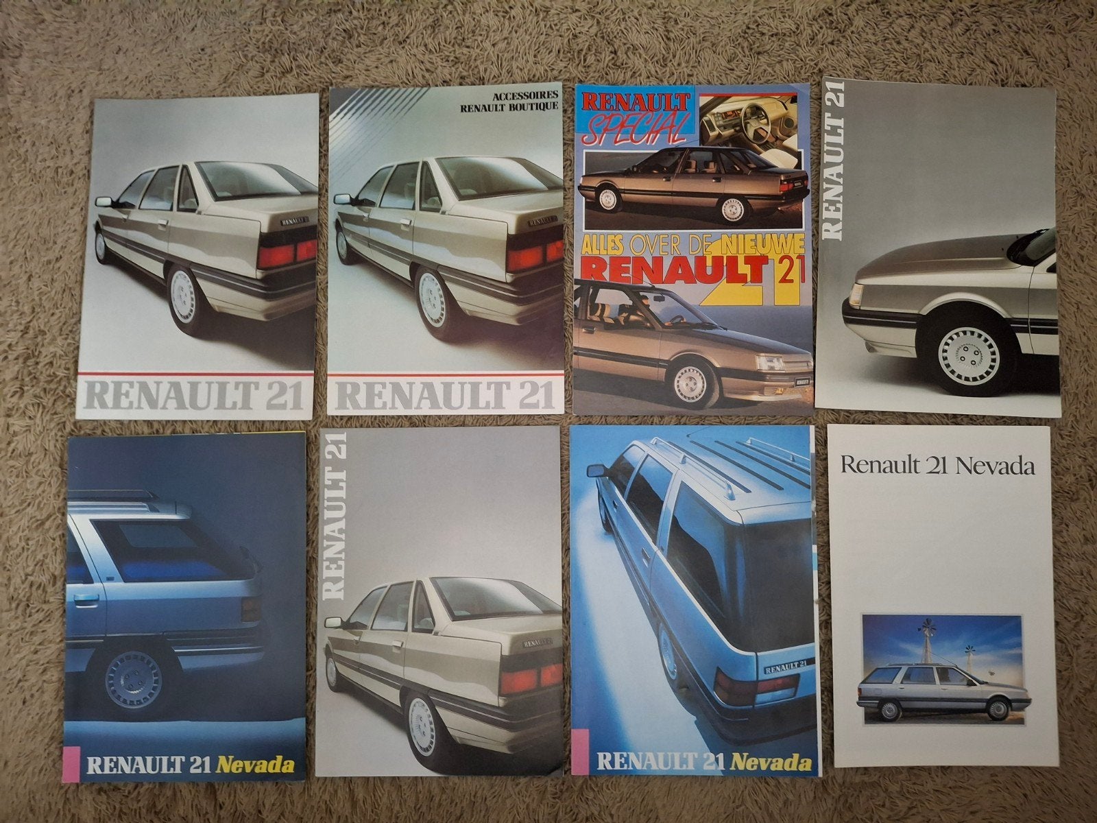 zeer uitgebreid lot autofolders en persmappen Renault 21, Boeken, Auto's | Folders en Tijdschriften, Verzenden, Gelezen, Renault