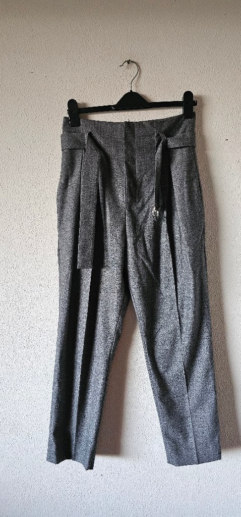 IRO Paris Grijze Broek Maat 38 met Ceintuur (26), Maat 38/40 (M), Ophalen of Verzenden, Zo goed als nieuw, IRO Paris