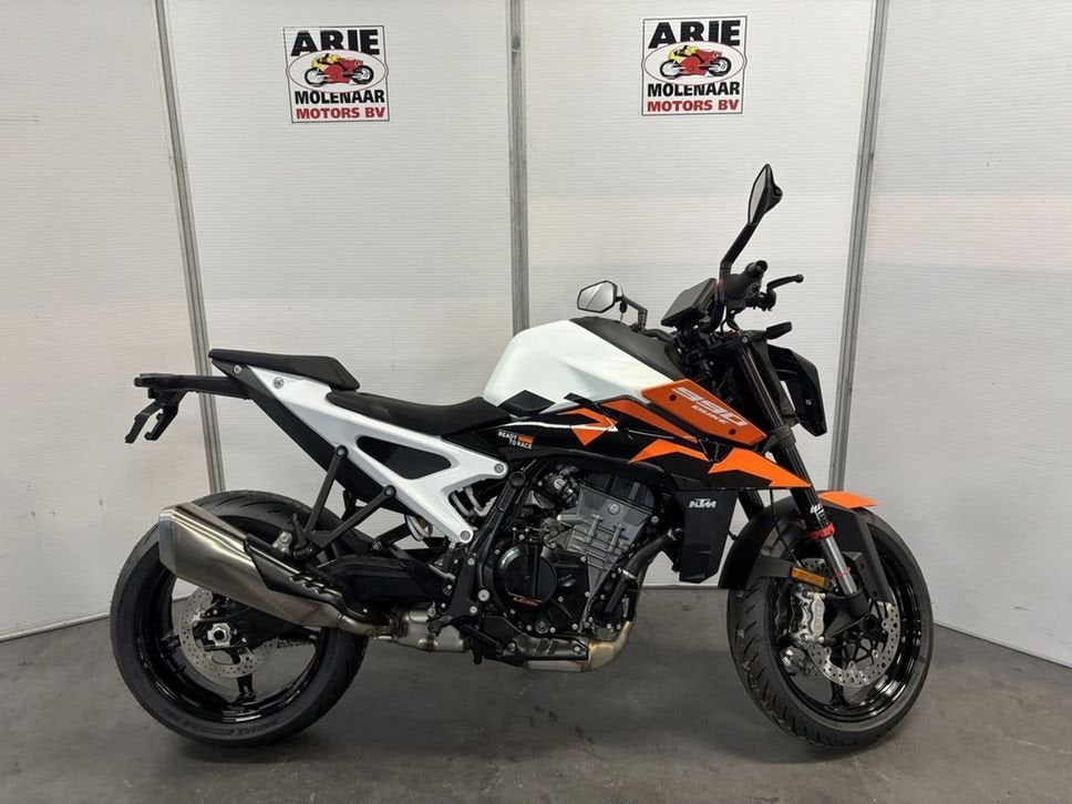 KTM 990 DUKE (bj 2026), Motoren, 2 cilinders, KTM, Bedrijf, Onbekend
