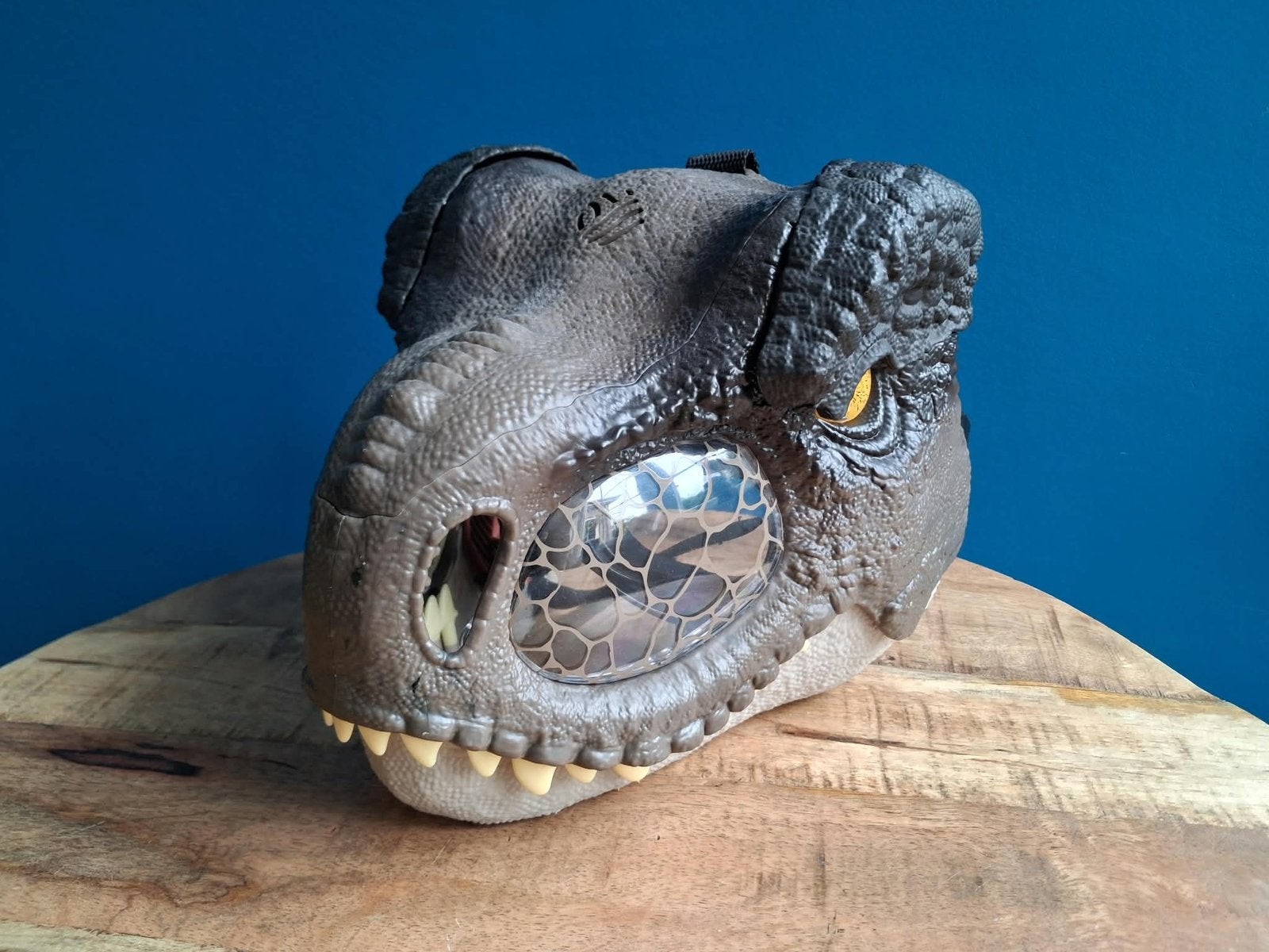 Jurassic World Dominion Tyrannosaurus Rex hap-en brulmasker, Ophalen of Verzenden, Zo goed als nieuw