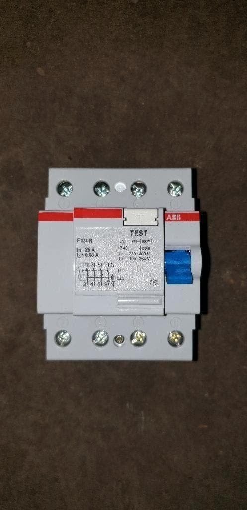 ABB AARDLEKSCHAKELAAR 25A 30 mA, Ophalen of Verzenden, Nieuw