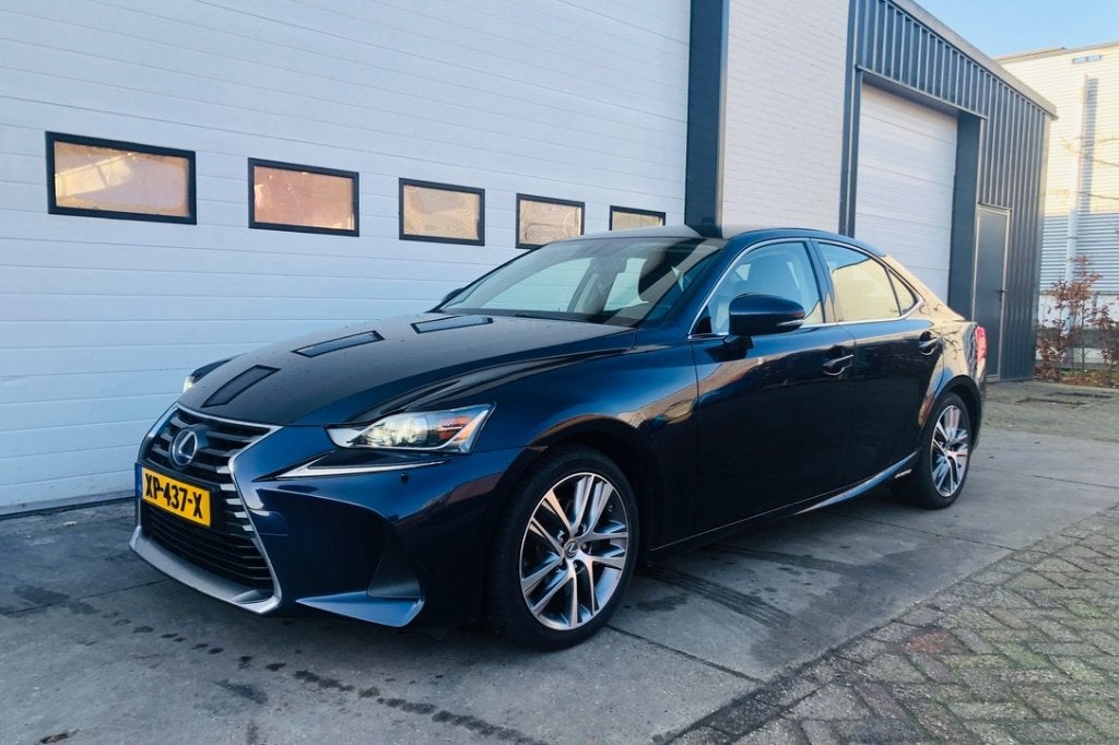Lexus IS 300h Hybrid | 2019 | Dealeronderhouden, Auto's, Automaat, Dealer onderhouden, Blauw, Origineel Nederlands