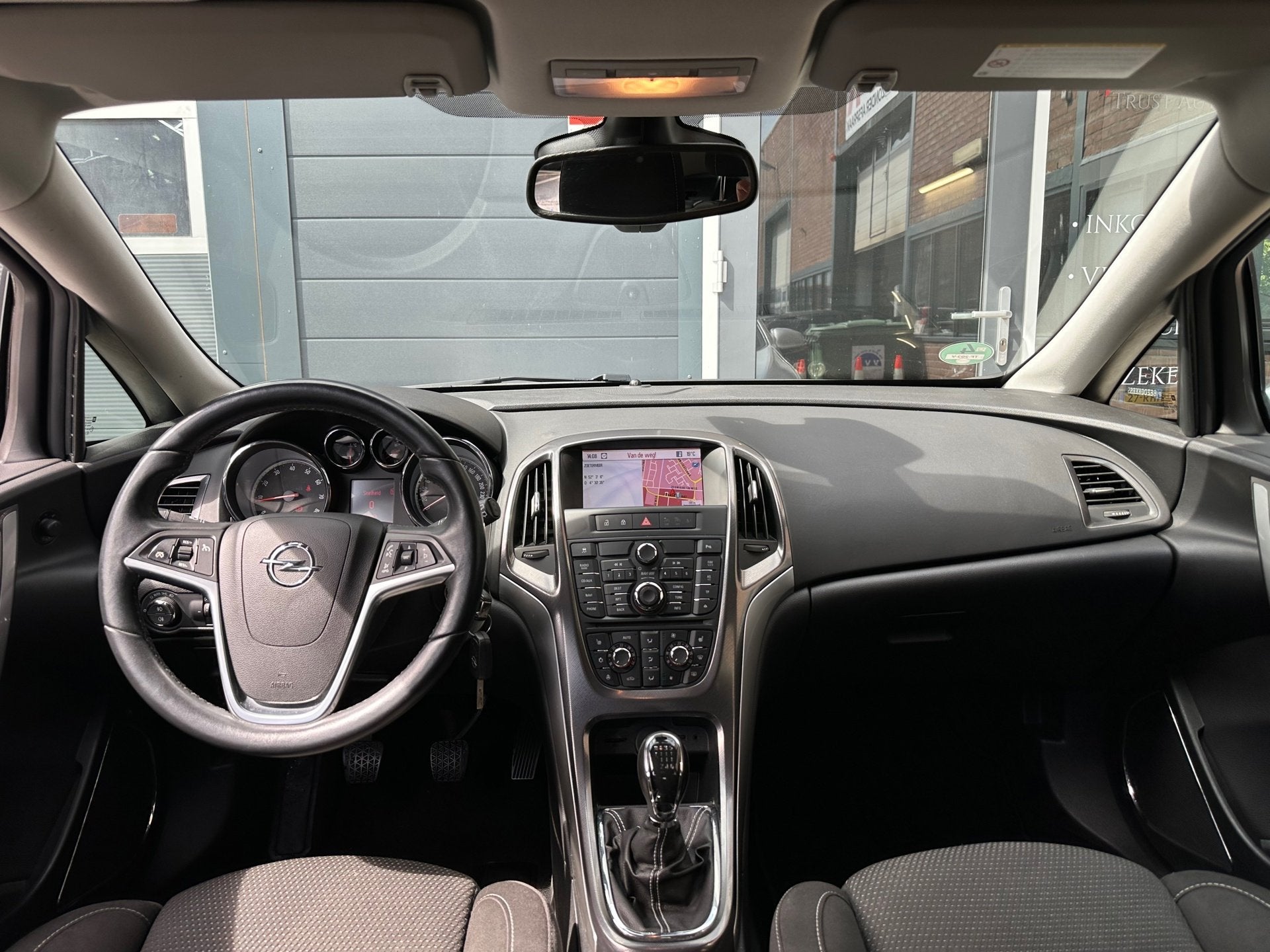 Opel Astra 1.6 Turbo GT|Pdc|Xenon|Cruise|Navi|Stoelv.warming, Voorwielaandrijving, Euro 5, Gebruikt, 4 cilinders