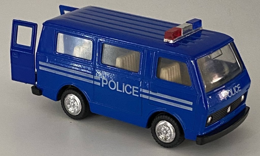Yatming volkswagen Transporter T3 "Police" 1:32 nieuw staat, Hobby en Vrije tijd, Ophalen of Verzenden, Zo goed als nieuw, Auto