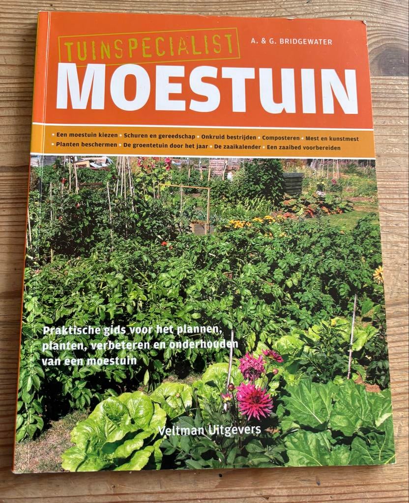 Tuinspecialist Moestuin: Praktische Gids voor de Moestuin, Ophalen of Verzenden, Zo goed als nieuw, Moestuin