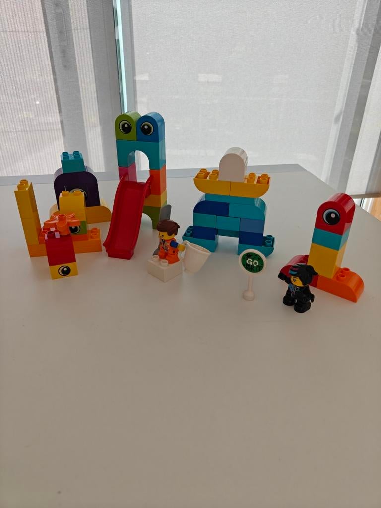 Lego Duplo 10895 Emmet en Lucy van De LEGO Film 2, Gebruikt, Overige thema's, Ophalen of Verzenden, Duplo