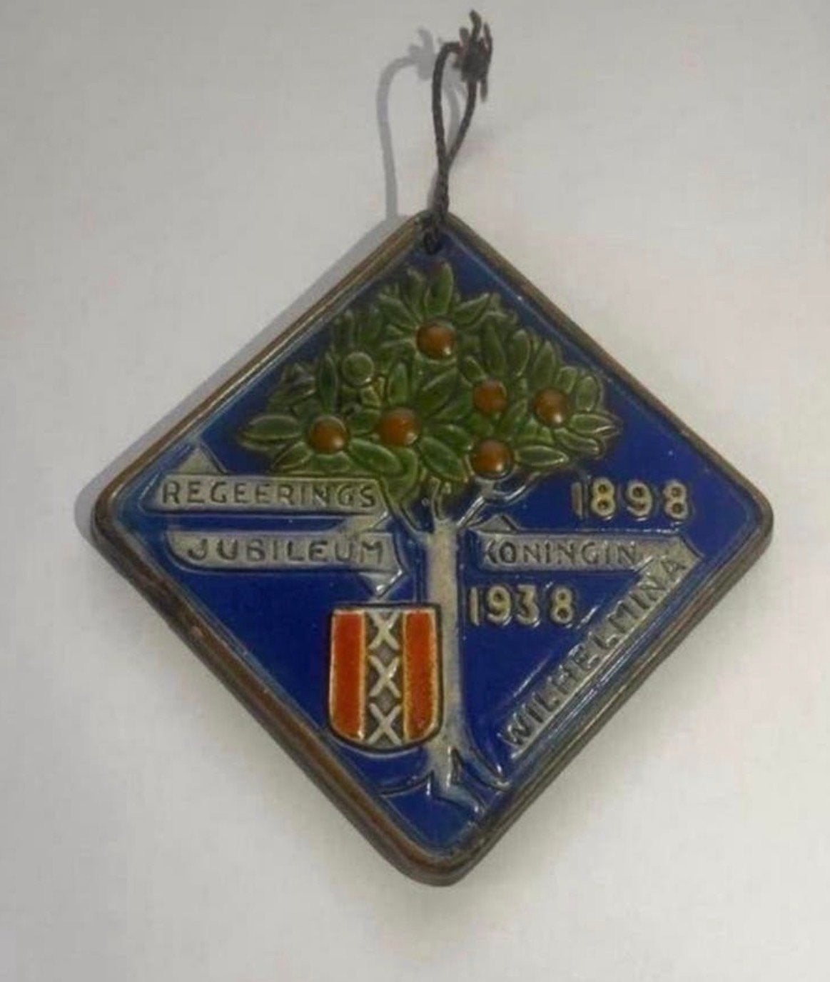 Regeringsjubileum Wilhelmina 1898-1938 Tegeltje, Verzamelen, Ophalen of Verzenden, Gebruikt, Nederland, Overige typen