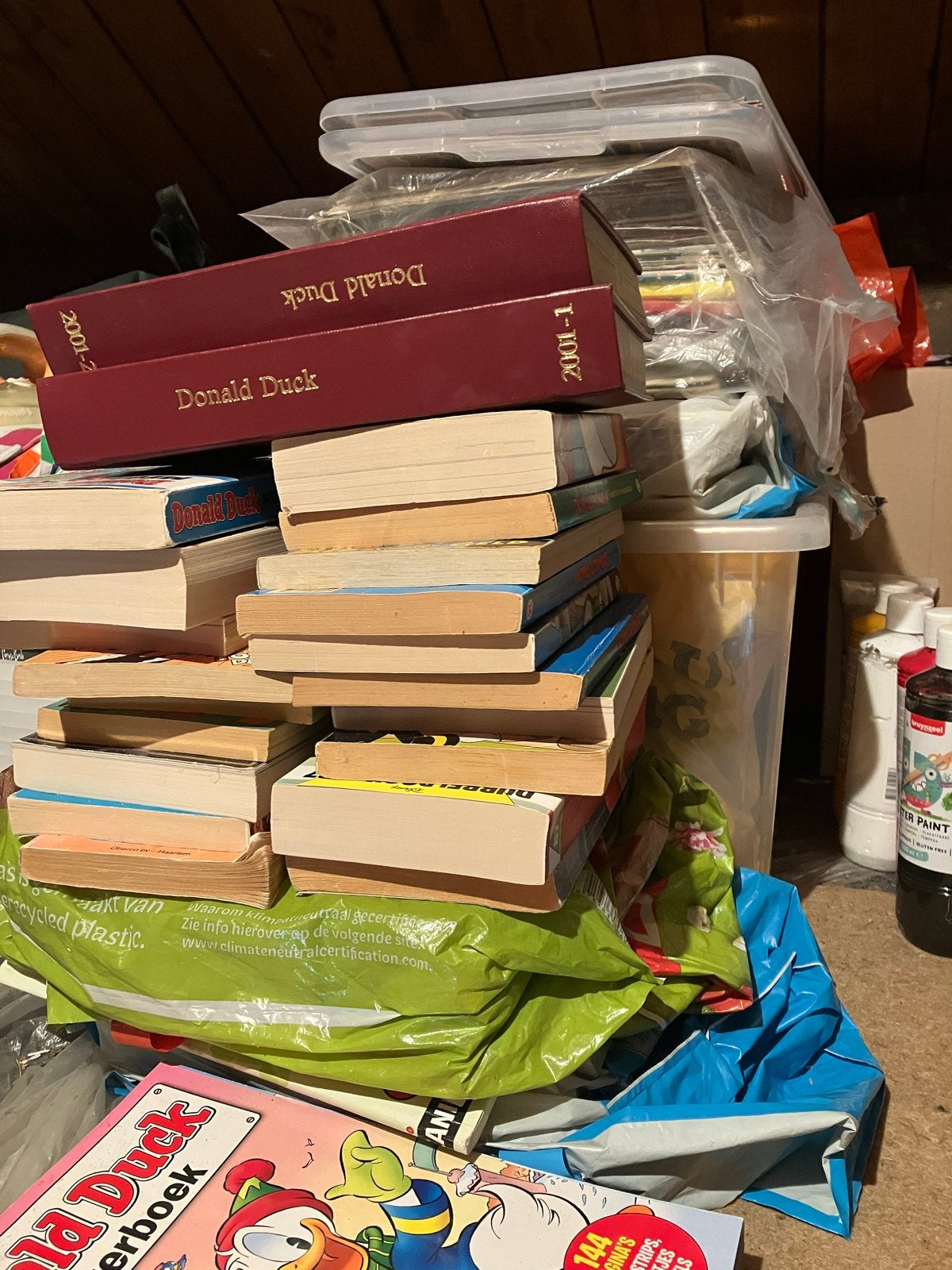 Diverse jaargangen Donald Duck weekblad en boeken, Meerdere stripboeken, Ophalen, Gelezen