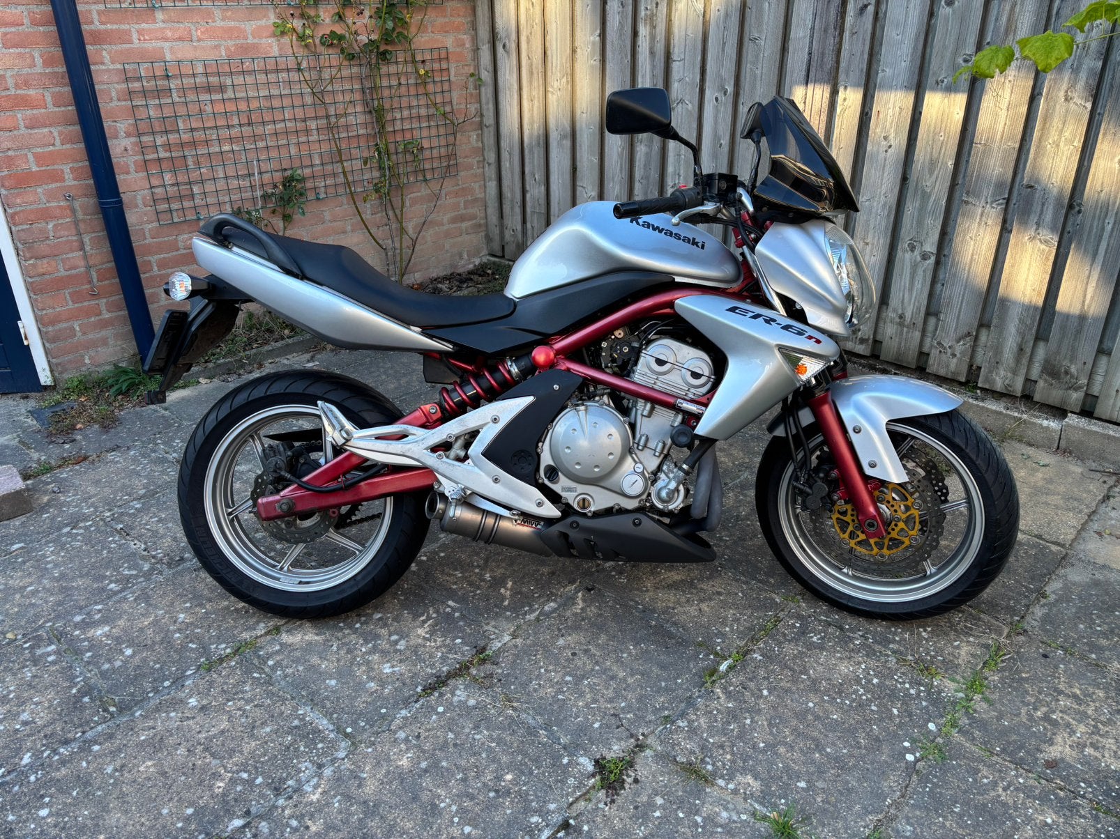 Kawasaki ER-6N naked bike, Motoren, 2 cilinders, Sportuitlaat, Occasion, Motorrijbewijs A
