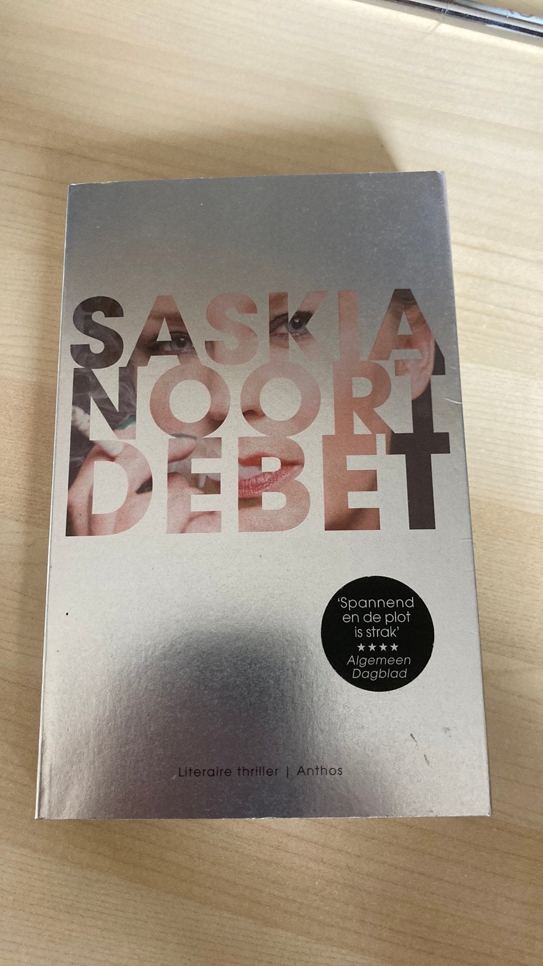 Saskia Noort - Debet, Boeken, Thrillers, Zo goed als nieuw, Ophalen of Verzenden