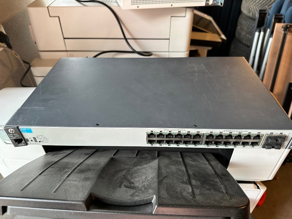 HP Procurve 2530-24G, Computers en Software, Netwerk switches, Ophalen of Verzenden, Gebruikt