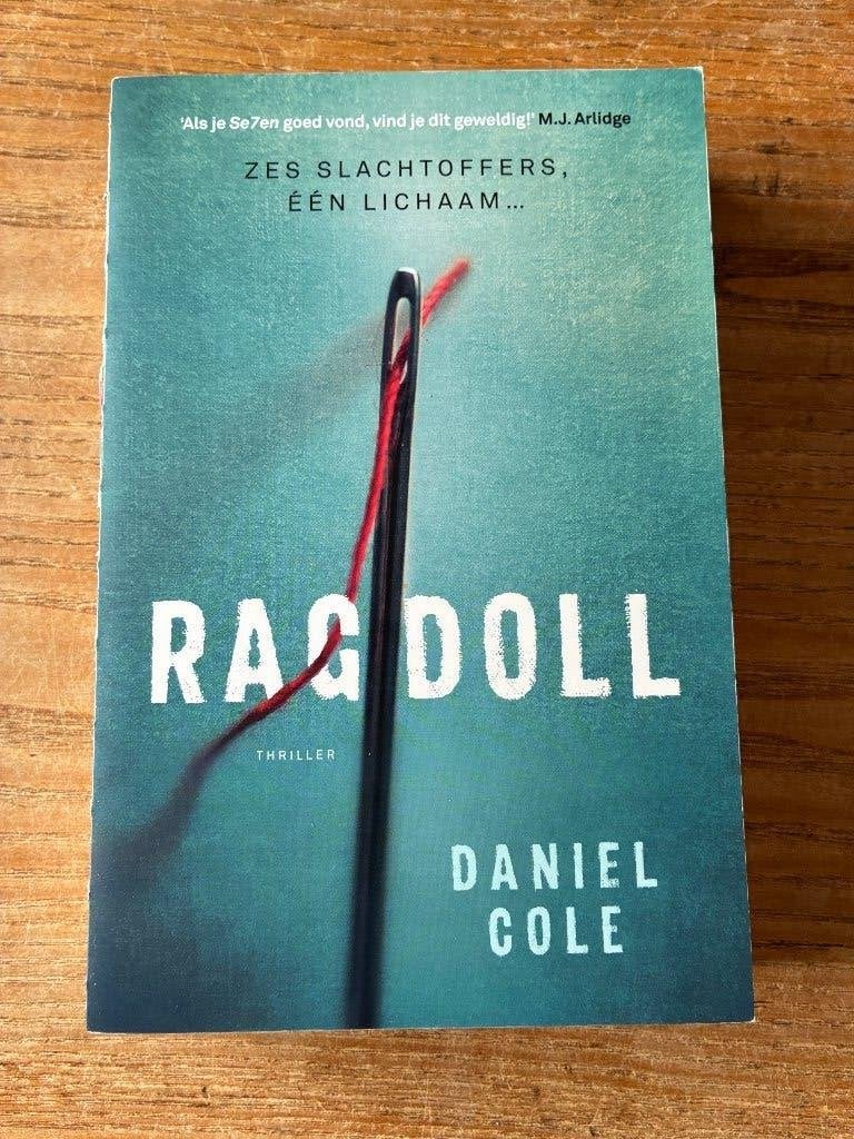 Daniel Cole - Ragdoll, Ophalen of Verzenden, Gelezen, Daniel Cole