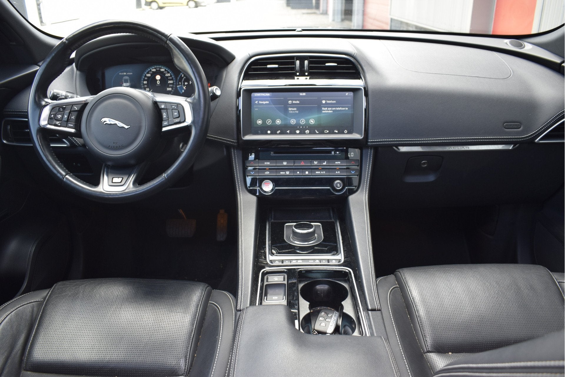 Jaguar F-Pace 2.0 R-Sport AWD 20d Panorama, Meridian, Adapti, Auto's, Jaguar, Automaat, Automatische klimaatregeling, Gebruikt