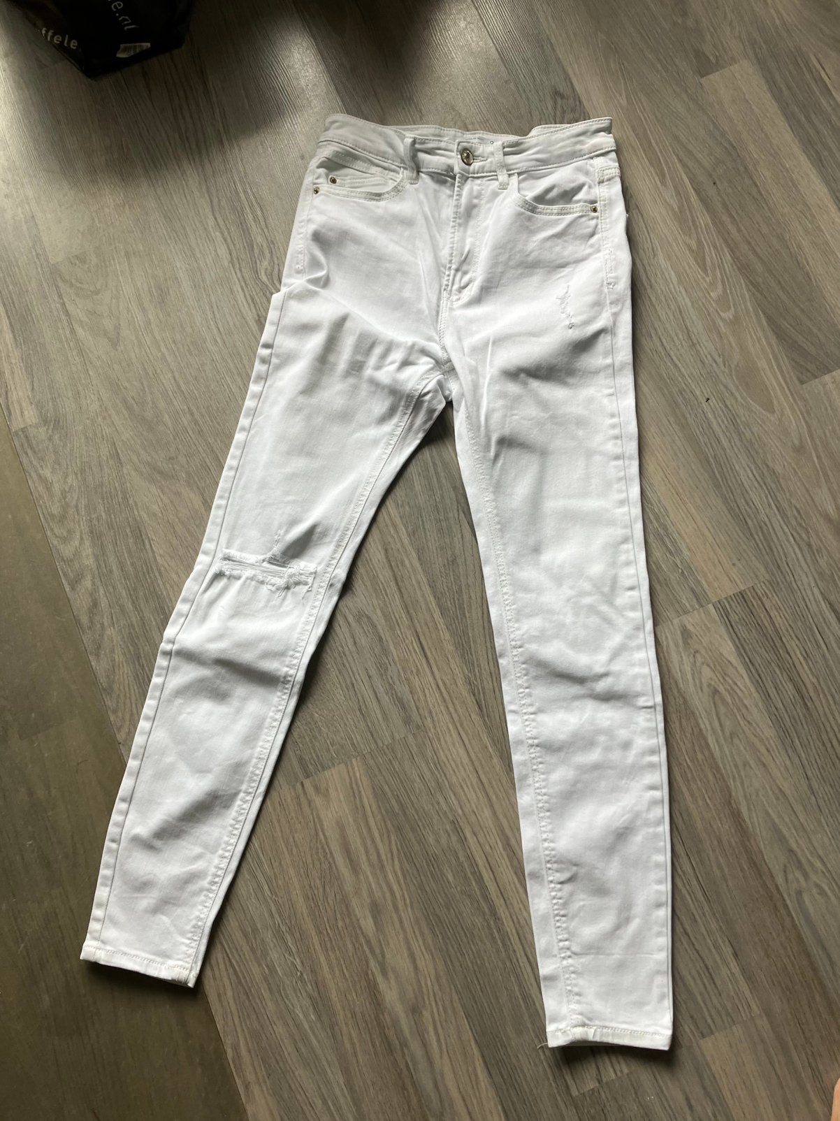 Leuke broek van Stradivarius maat 38 gratis blousje Yaya, Kleding | Dames, Broeken en Pantalons, Maat 38/40 (M), Wit, Ophalen of Verzenden