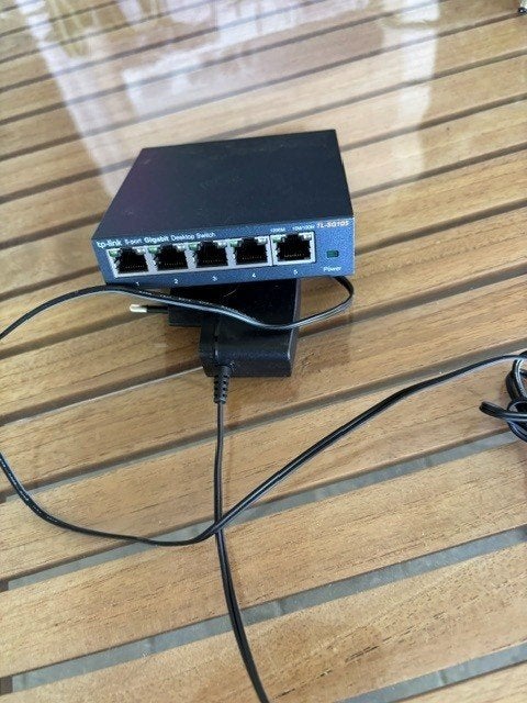 TP Link 5 port Gigabit Desktop switch TL-SG105, Computers en Software, Netwerk switches, Ophalen of Verzenden, Gebruikt