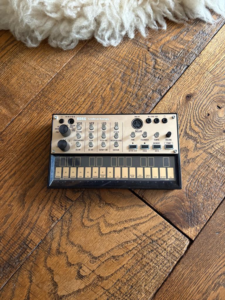 Korg Volca Keys analoge synthesizer incl. doos en kabels, Korg, Verzenden, Overige aantallen, Zo goed als nieuw
