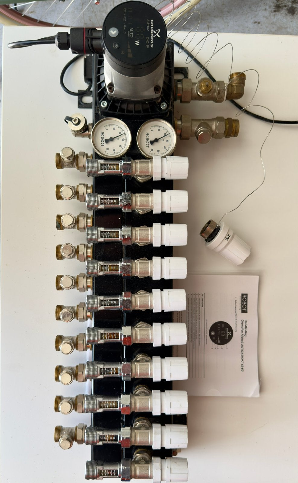 Vloerverwarmingsverdeler 10-groeps met Grundfos ALPHA2 15-60, Minder dan 30 cm, Overige typen, Ophalen of Verzenden, Zo goed als nieuw