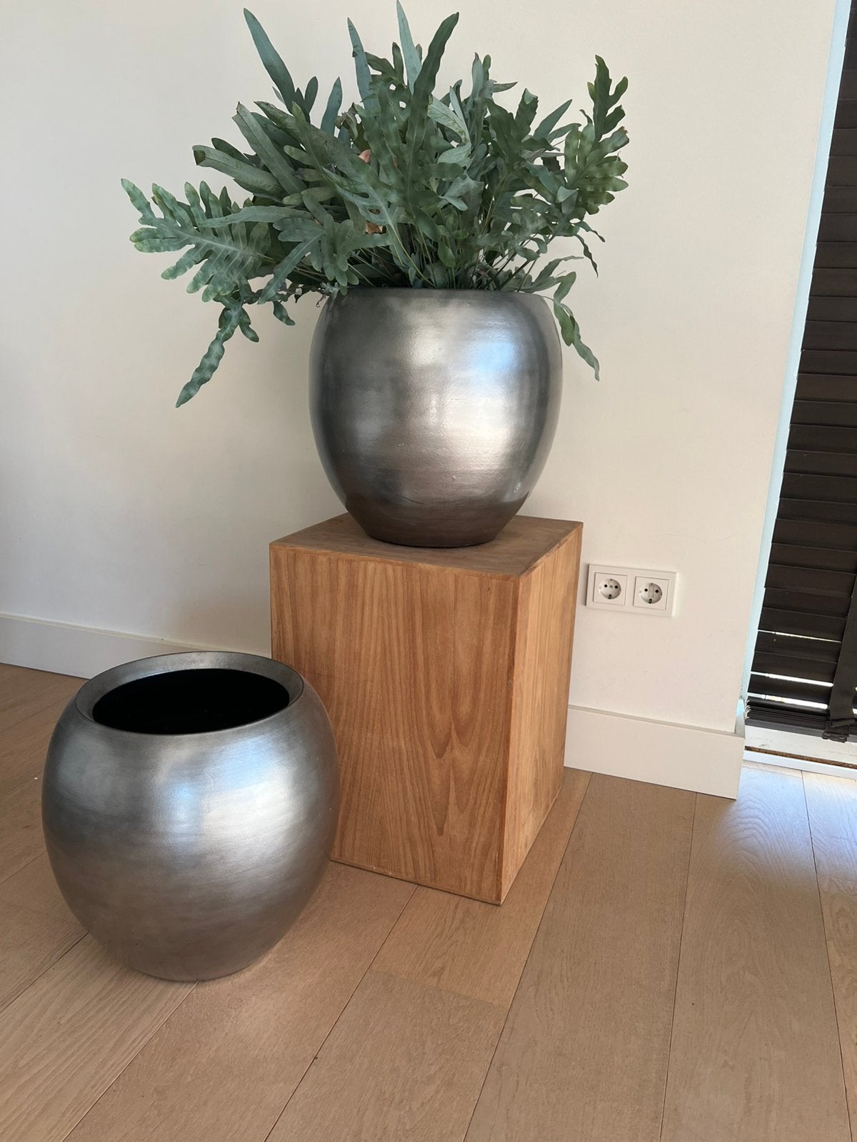 Grote bloempotten zilver binnen 37cm x 37cm, Tuin en Terras, Bloempotten, Ophalen, Kunststof, 40 cm of meer, Rond