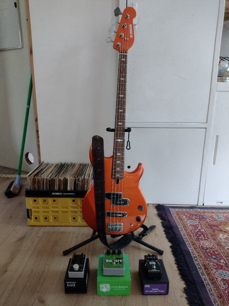 Yamaha basgitaar plus effectpedalen, Ophalen, Zo goed als nieuw, Multi-effect