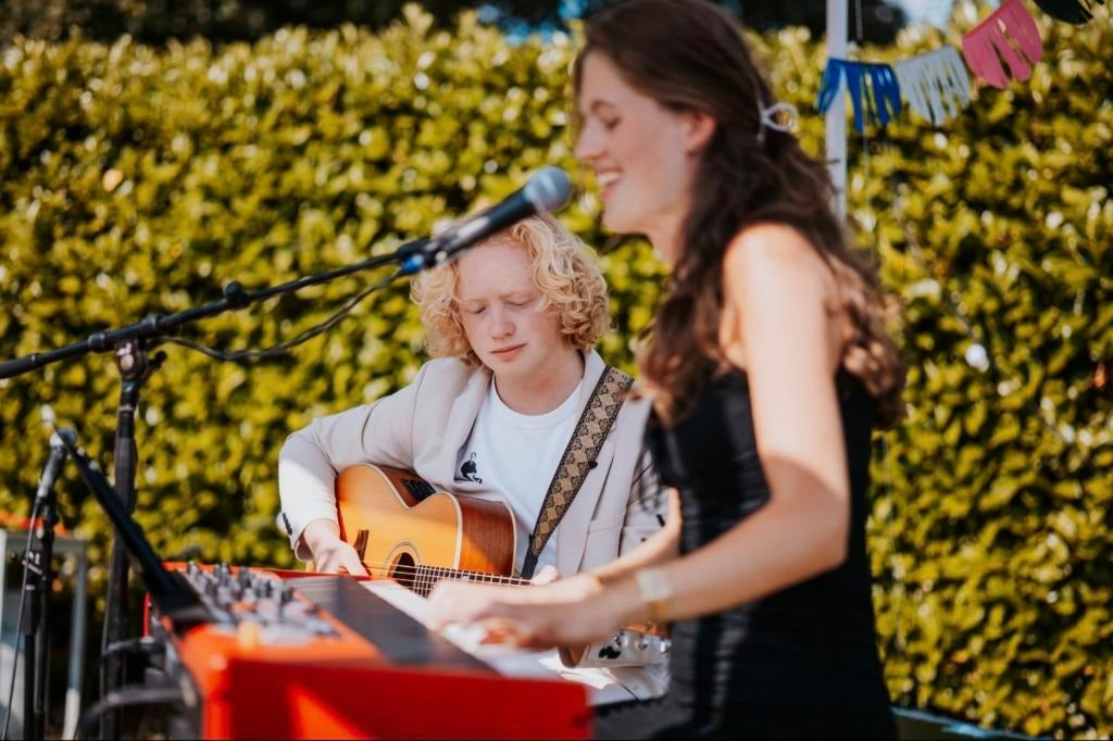 Akoestisch duo AdoreMusic | Live muziek voor o.a. bruiloften
