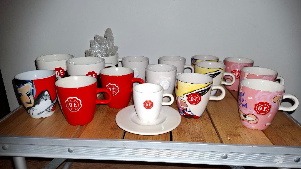 DE koffie kopjes, Nieuw, Ophalen of Verzenden, Overige stijlen, Kop(pen) en/of Schotel(s)