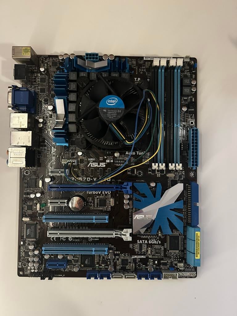 Asus moederbord met i7-860, Computers en Software, Moederborden, Ophalen of Verzenden, Gebruikt, Intel, DDR3