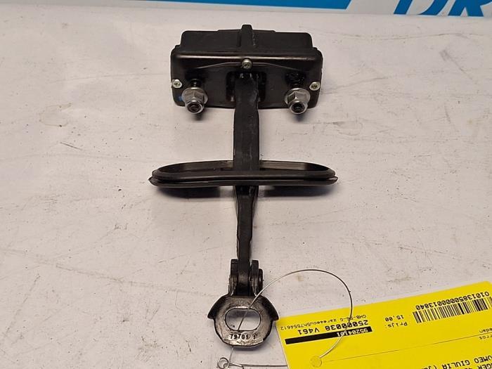 Deurvanger 4Deurs rechts-voor van een Alfa Romeo Giulia, Gebruikt, -, Verzenden, -