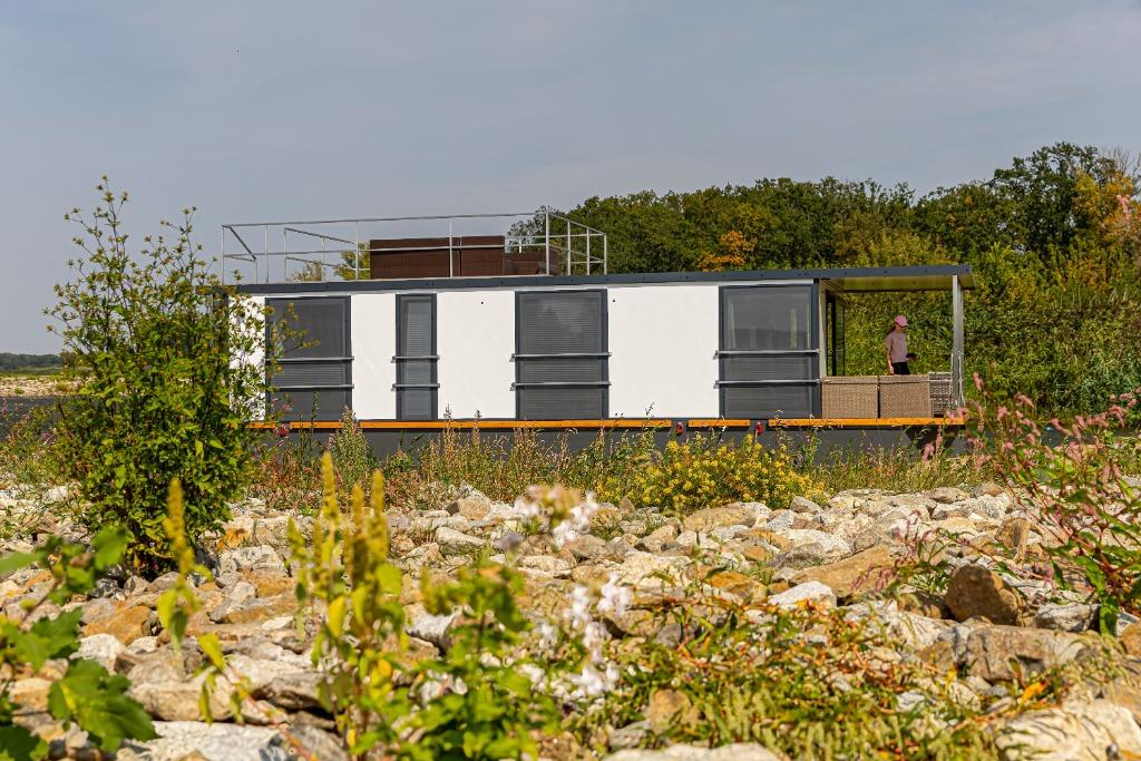 NAUTIA L11 HOUSEBOOT Woonboot Drijvende kajuitboot Jacht, Huizen en Kamers, 40 m², Middelburg, Noord-Holland, 3 kamers