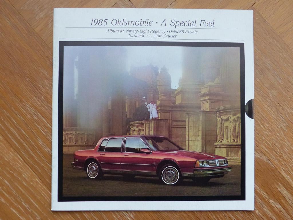 Oldsmobile 1985  98 88 Toronado Custom Cruiser brochure, Ophalen of Verzenden, Zo goed als nieuw, Overige merken