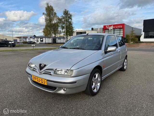 Alfa Romeo 145 1.6-16V T.Spark L, 1160 kg, Gebruikt, 4 cilinders, Origineel Nederlands