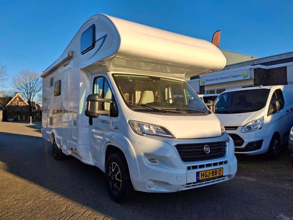 2-5-6 persoons camper te huur, huren, alkoof, integrale