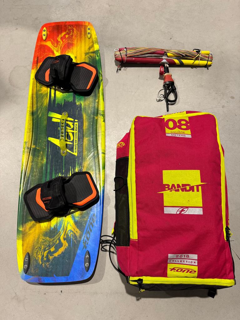 F-one Bandit 8m + F-one Acid 132x40 + F-one Bar, Ophalen, Gebruikt, Kitesurf-set, Twintip