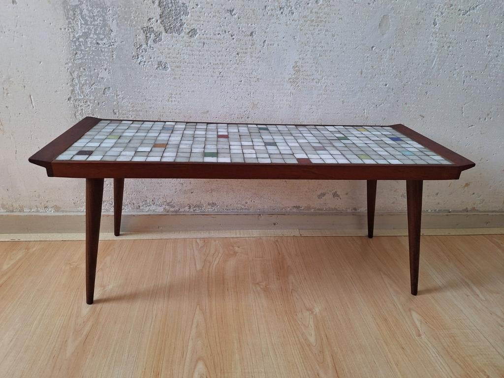 Jaren 60 mozaïek tafeltje, langwerpig, teakhout, Minder dan 45 cm, Jaren 60, Zo goed als nieuw, Rechthoekig