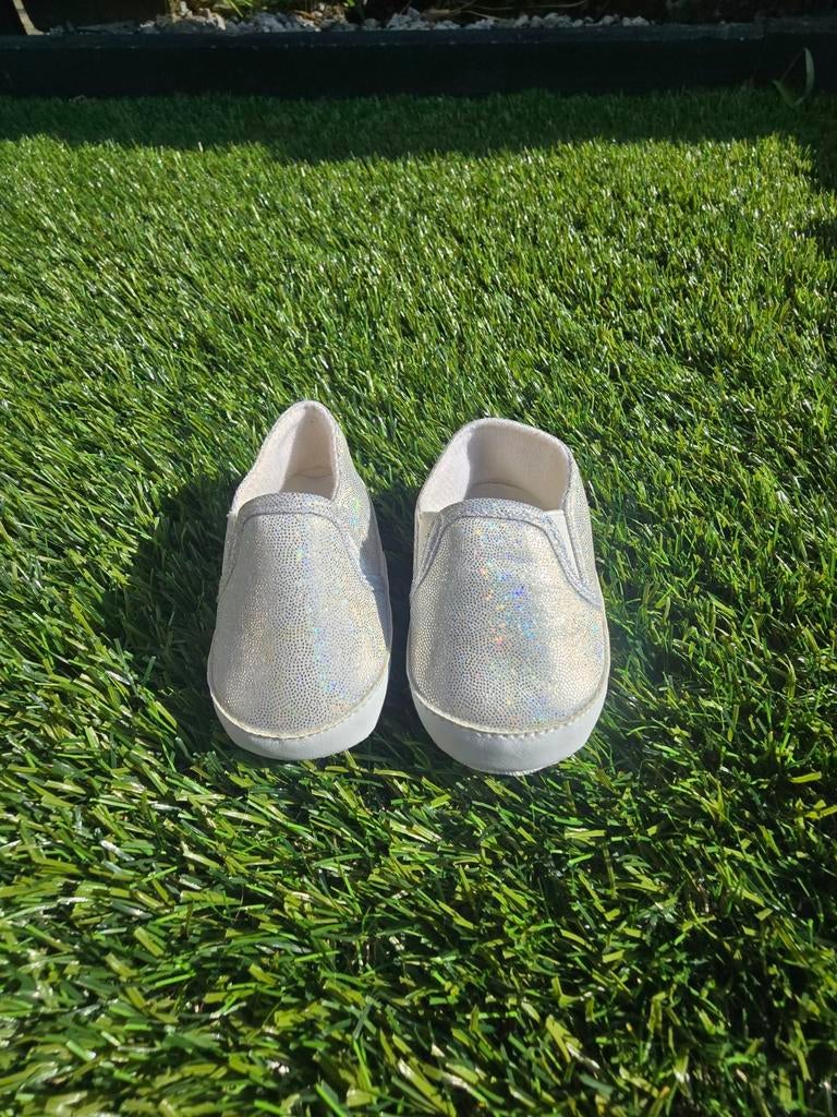 Schattige zilveren babyschoentjes - Maat Onbekend, Kinderen en Baby's, Babykleding | Schoentjes en Sokjes, Schoentjes, Jongetje of Meisje