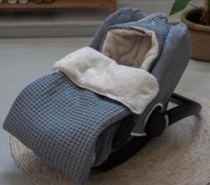 Koeka voetenzak voor de maxi cosi! Grijze wafeltjes stof, Ophalen of Verzenden, Zo goed als nieuw, 70 tot 85 cm, Overige typen