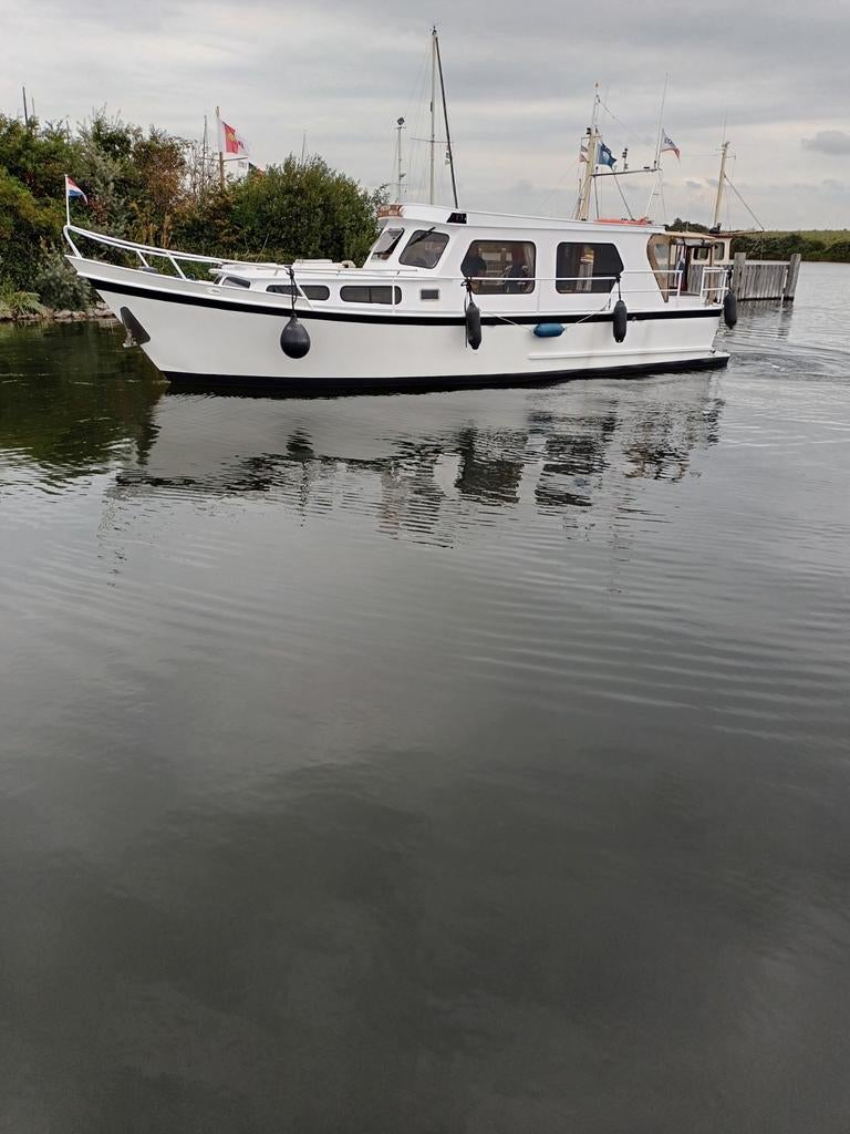 Motor boot huren 12 meter.