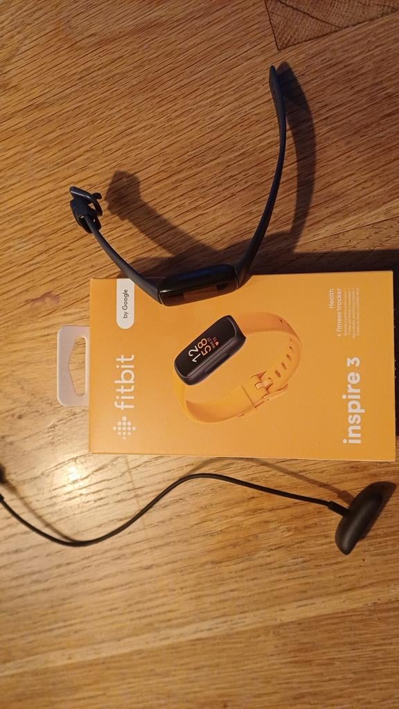 Fitbit Inspire 3 - Inclusief Oplader & Doos, Ophalen of Verzenden, Waterdicht, Zo goed als nieuw, Fitbit