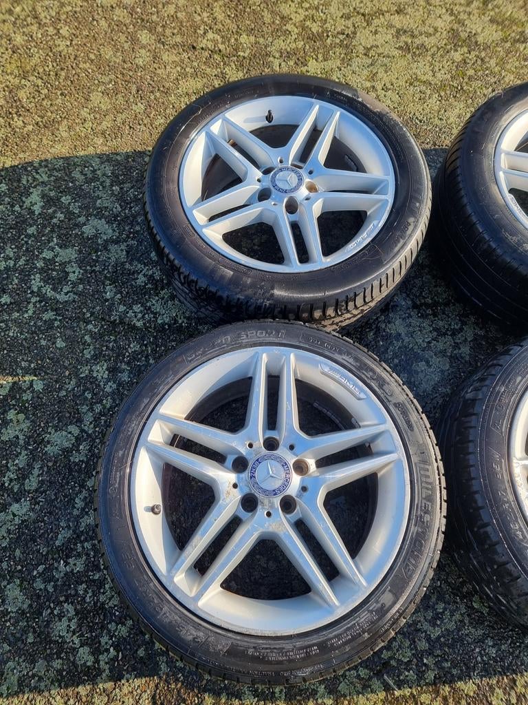Mercedes AMG velgen inclusief banden 17 inch, Auto-onderdelen, Banden en Velgen, Ophalen, 17 inch, Personenwagen, Zomerbanden