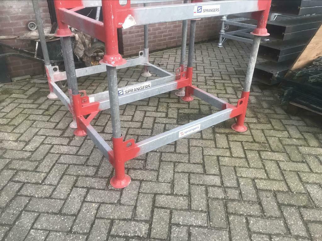 Nette stalen gegalvaniseerde gebruikte stapelbokken, Ophalen, Zo goed als nieuw