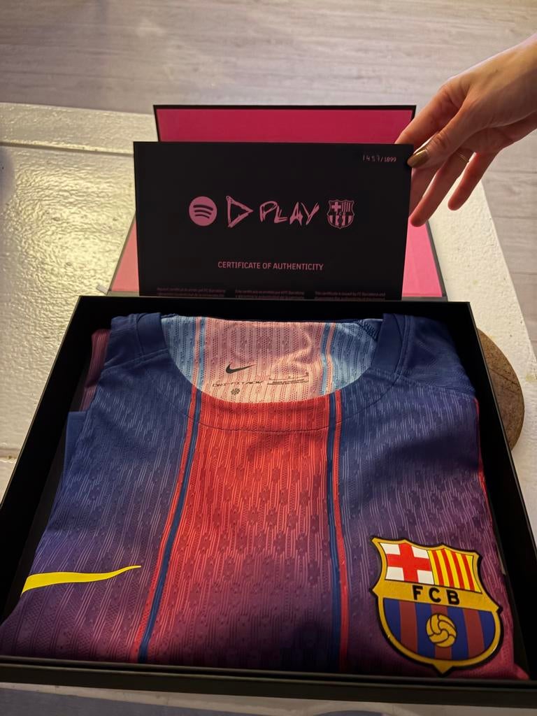 FC Barcelona x Ed Sheeran Limited Edition Shirt, Ophalen of Verzenden, Nieuw, Maat 52/54 (L), Blauw