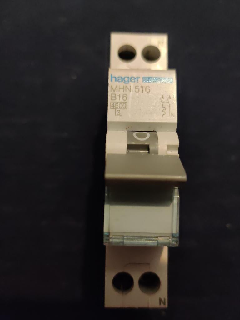 Hager Installatieautomaat B16 MHN 516, Ophalen of Verzenden, Zo goed als nieuw