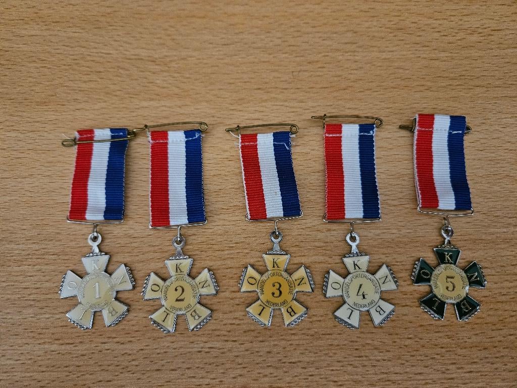 KNBLO wandel medailles nummer 1 tm 5, Ophalen of Verzenden, Overige materialen, Nederland
