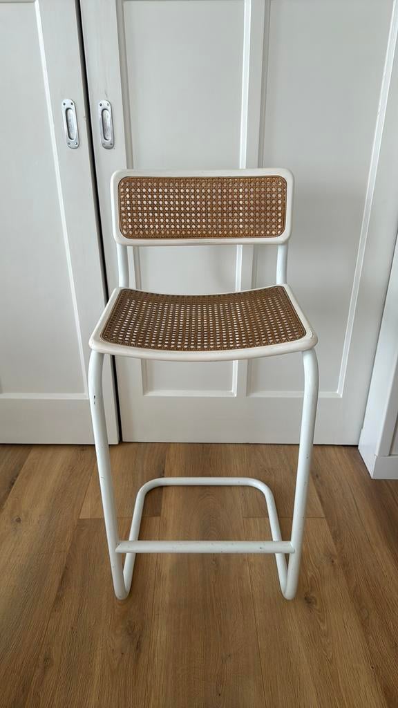 Vintage barkruk met webbing zitting en rugleuning, Huis en Inrichting, Barkrukken, 1 kruk, Ophalen, Zo goed als nieuw, 60 tot 90 cm