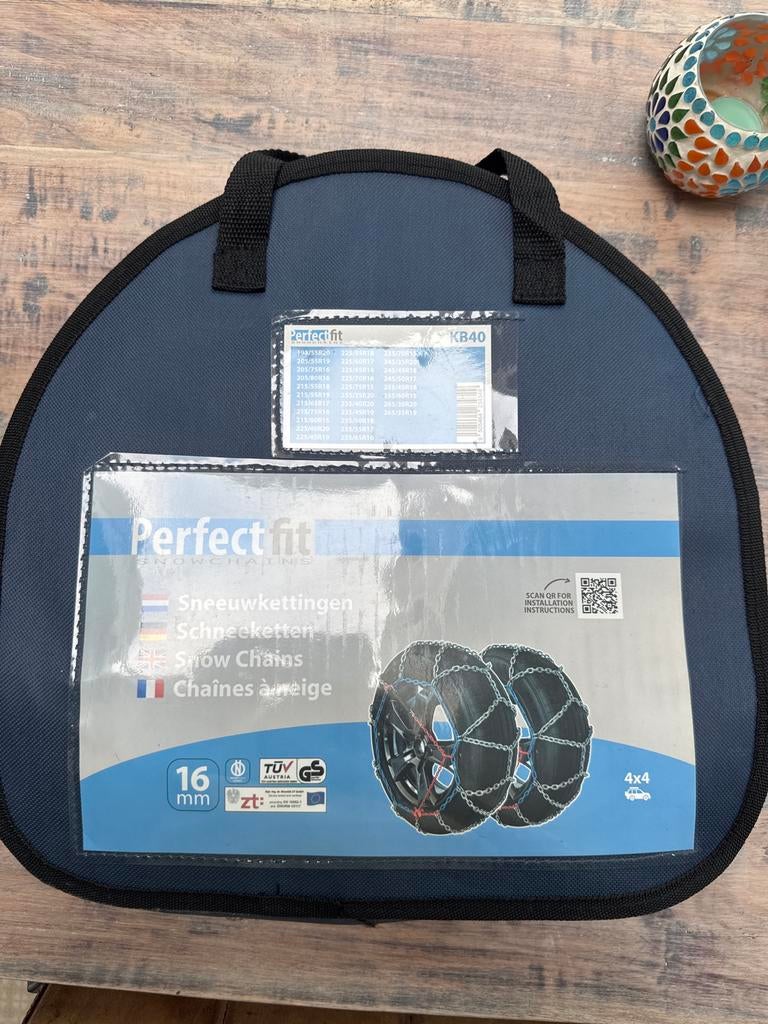 Perfect Fit KB40 Sneeuwkettingen - Nieuwstaat, maten in foto, Ophalen of Verzenden, Zo goed als nieuw