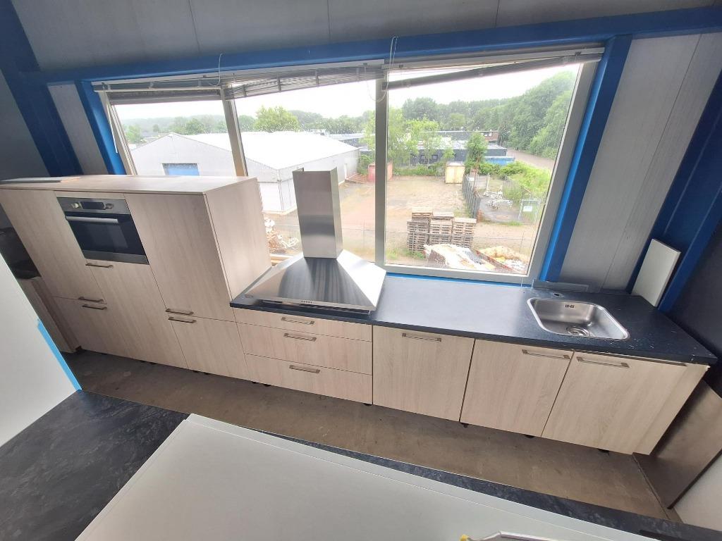 Complete keuken 2766 is nu afgeprijsd van €2399naar €1999, Huis en Inrichting, Keuken | Complete keukens, Enkelwandige keuken