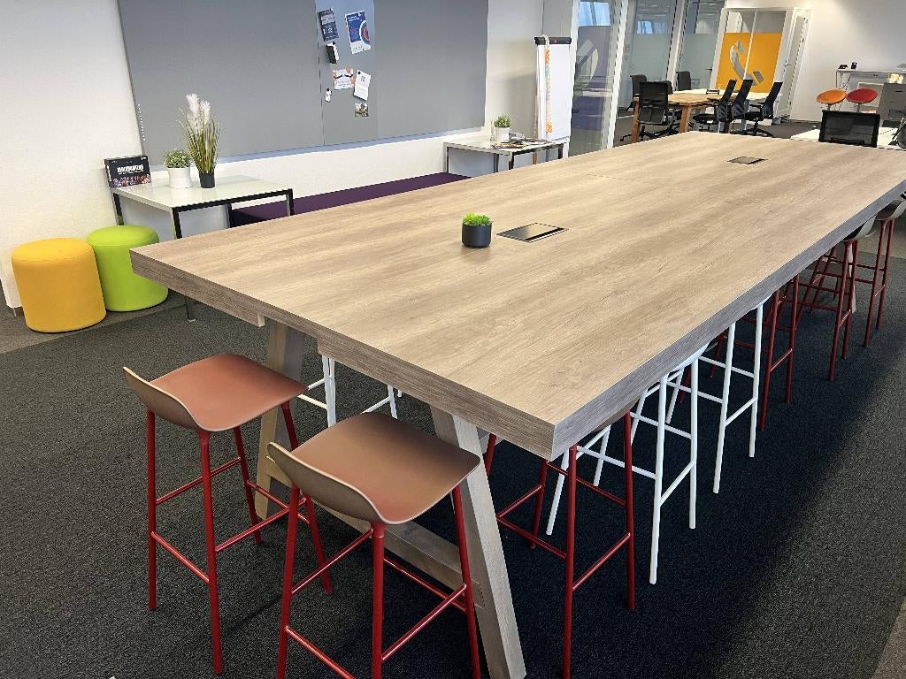 Grote hoge werktafel / bureau 440x160 cm incl. 16 barkrukken, Zakelijke goederen, Werkplek, Ophalen, Gebruikt, Tafel