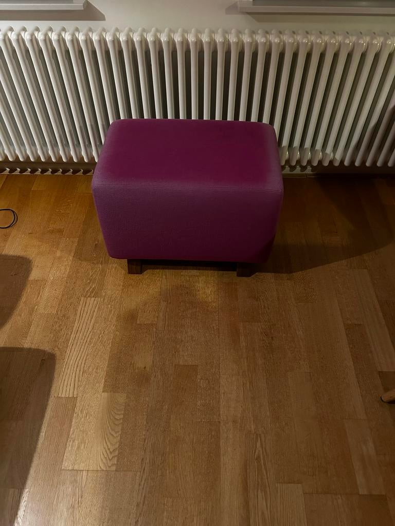 Wolvilt poef / voetenbank, Ophalen, Minder dan 50 cm, Gebruikt, 50 tot 75 cm