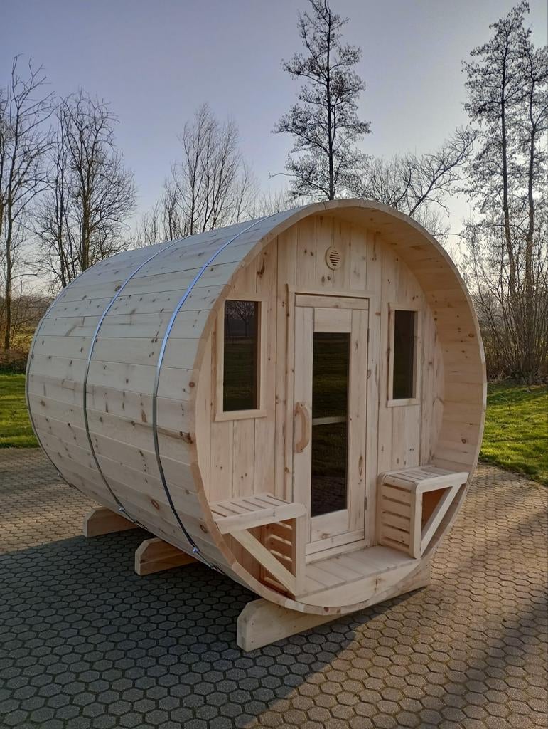 Canadese barrelsauna 240 cm lang, diameter 220 cm voor €4900, Sport en Fitness, Sauna, Ophalen, Fins of Traditioneel, Wellnessandgarden
